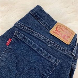 Straight levis NEGOTIABLE